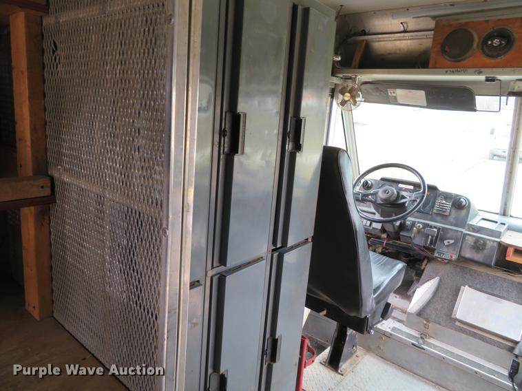 image for item DG3909 2001 Freightliner MT45 service truck