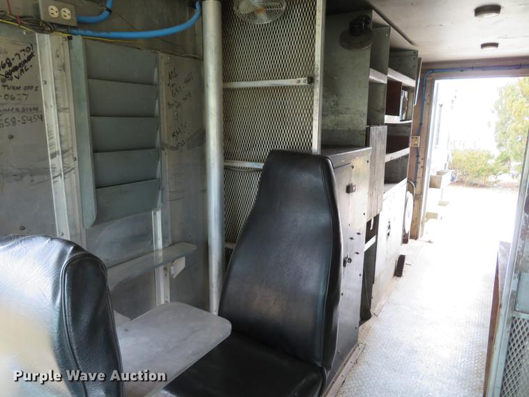 image for item DG3909 2001 Freightliner MT45 service truck