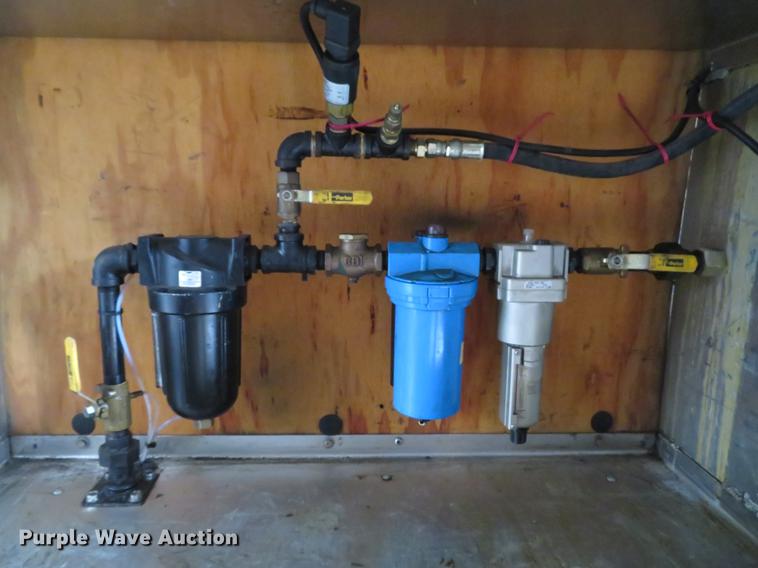 image for item DG3909 2001 Freightliner MT45 service truck