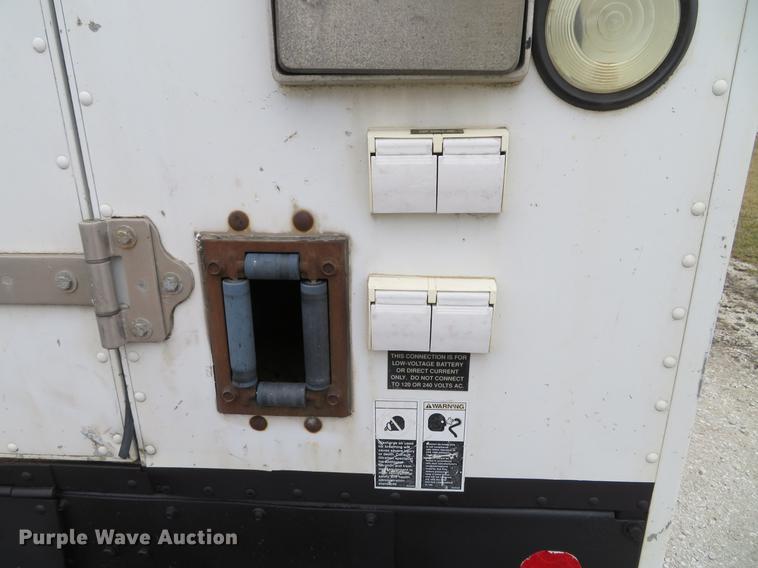 image for item DG3909 2001 Freightliner MT45 service truck