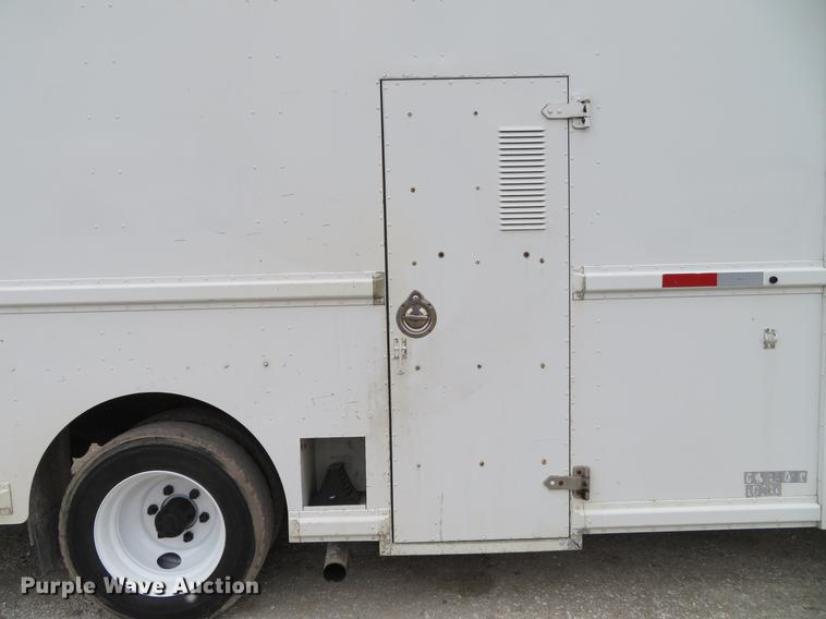 image for item DG3909 2001 Freightliner MT45 service truck