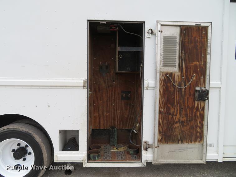 image for item DG3909 2001 Freightliner MT45 service truck