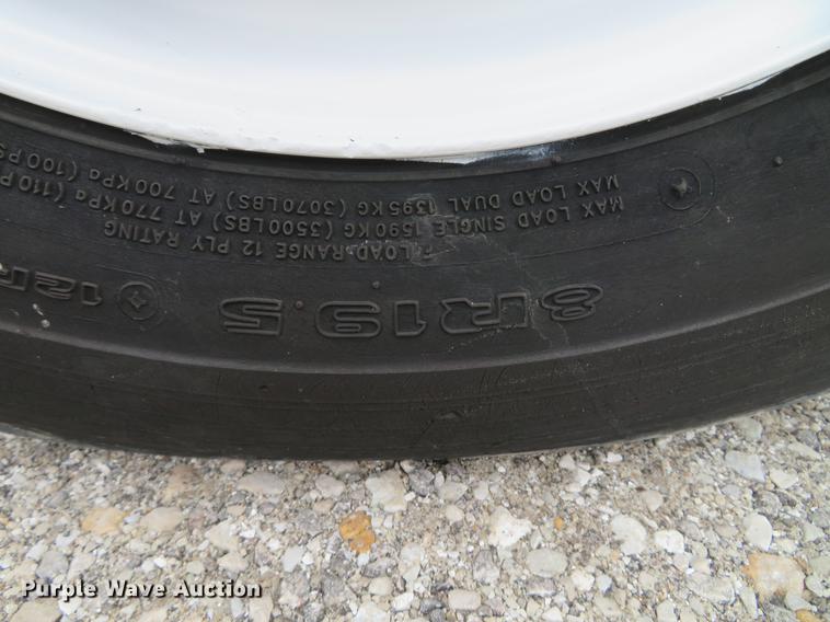 image for item DG3909 2001 Freightliner MT45 service truck