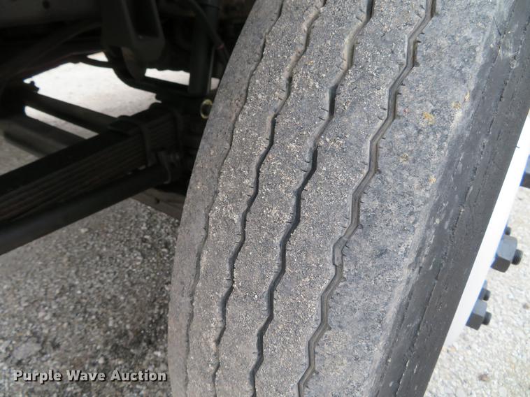 image for item DG3909 2001 Freightliner MT45 service truck