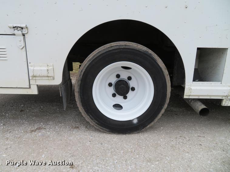 image for item DG3909 2001 Freightliner MT45 service truck