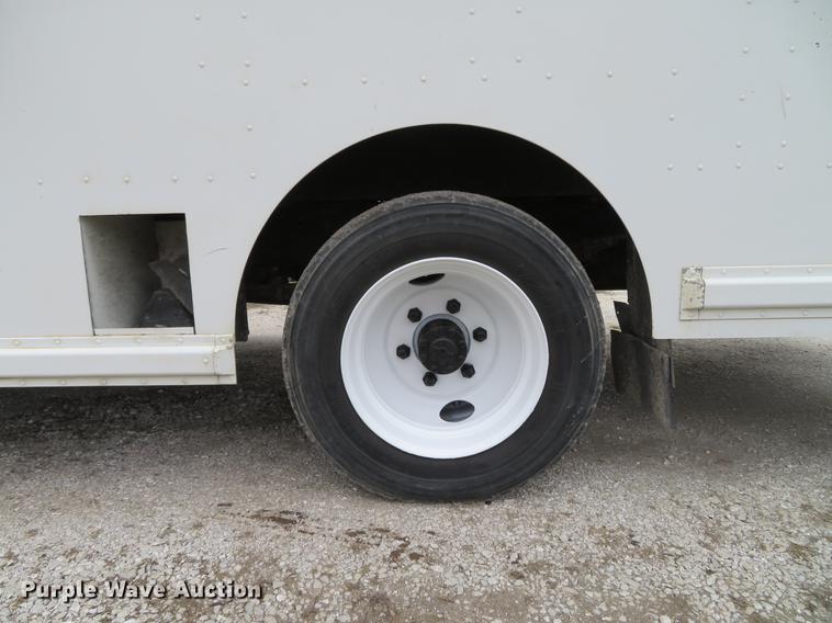 image for item DG3909 2001 Freightliner MT45 service truck