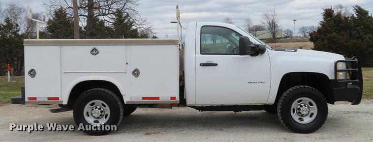 image for item DG3911 2010 Chevrolet Silverado 2500HD utility bed pickup truck