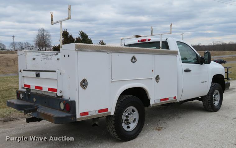 image for item DG3911 2010 Chevrolet Silverado 2500HD utility bed pickup truck