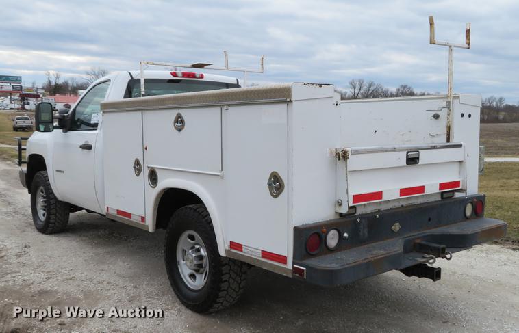 image for item DG3911 2010 Chevrolet Silverado 2500HD utility bed pickup truck