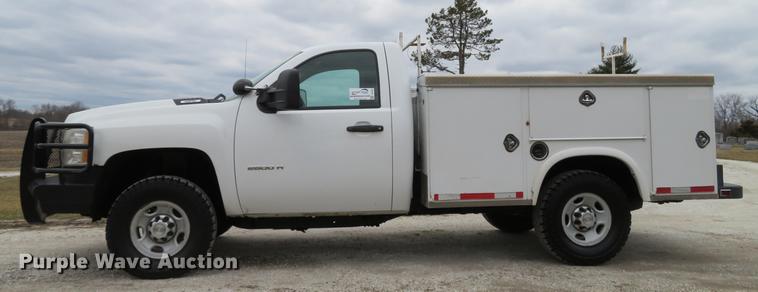 image for item DG3911 2010 Chevrolet Silverado 2500HD utility bed pickup truck