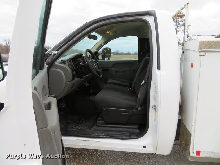 image for item DG3911 2010 Chevrolet Silverado 2500HD utility bed pickup truck