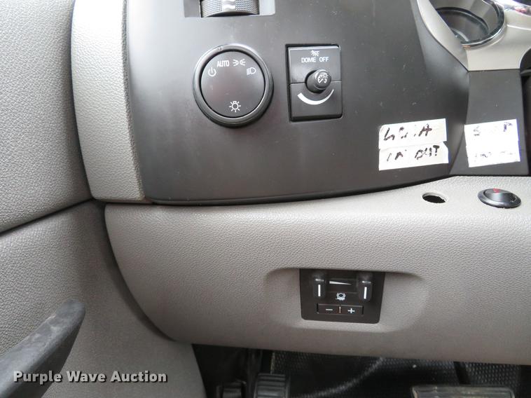 image for item DG3911 2010 Chevrolet Silverado 2500HD utility bed pickup truck