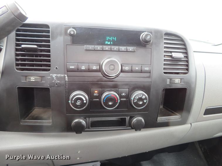 image for item DG3911 2010 Chevrolet Silverado 2500HD utility bed pickup truck