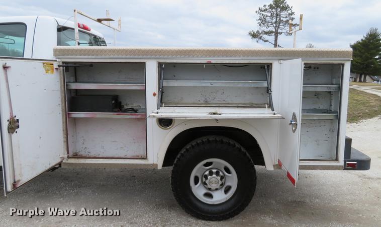 image for item DG3911 2010 Chevrolet Silverado 2500HD utility bed pickup truck