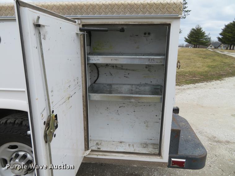 image for item DG3911 2010 Chevrolet Silverado 2500HD utility bed pickup truck