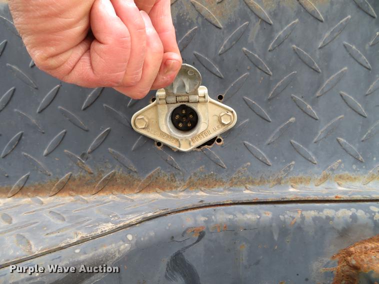 image for item DG3911 2010 Chevrolet Silverado 2500HD utility bed pickup truck