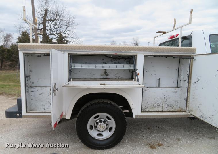 image for item DG3911 2010 Chevrolet Silverado 2500HD utility bed pickup truck