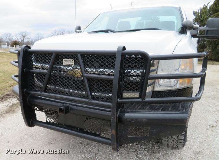 image for item DG3911 2010 Chevrolet Silverado 2500HD utility bed pickup truck