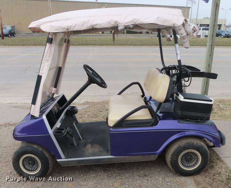 image for item DN9069 2004 Club Car DS golf cart