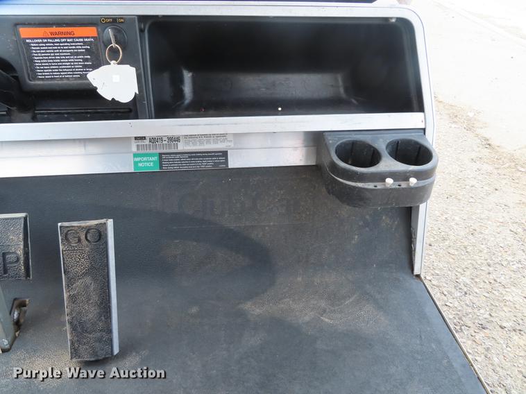 image for item DN9069 2004 Club Car DS golf cart