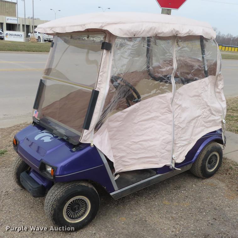 image for item DN9069 2004 Club Car DS golf cart