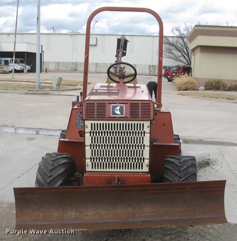 image for item DQ9647 2001 Ditch Witch 3700DD trencher