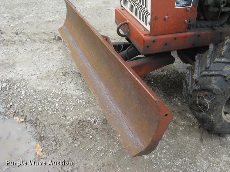 image for item DQ9647 2001 Ditch Witch 3700DD trencher