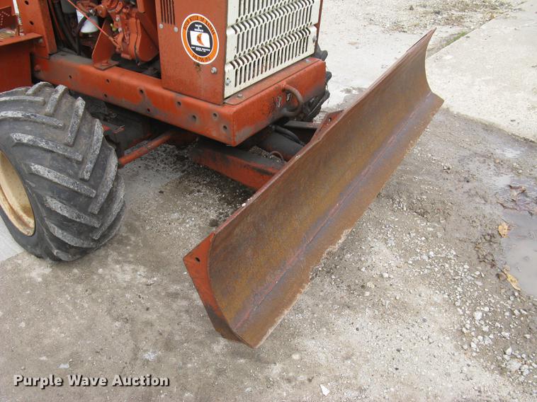 image for item DQ9647 2001 Ditch Witch 3700DD trencher