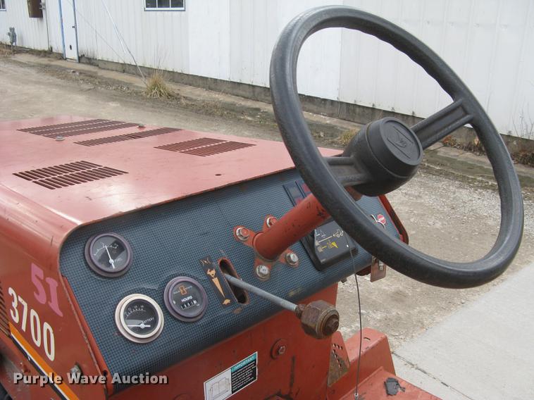 image for item DQ9647 2001 Ditch Witch 3700DD trencher