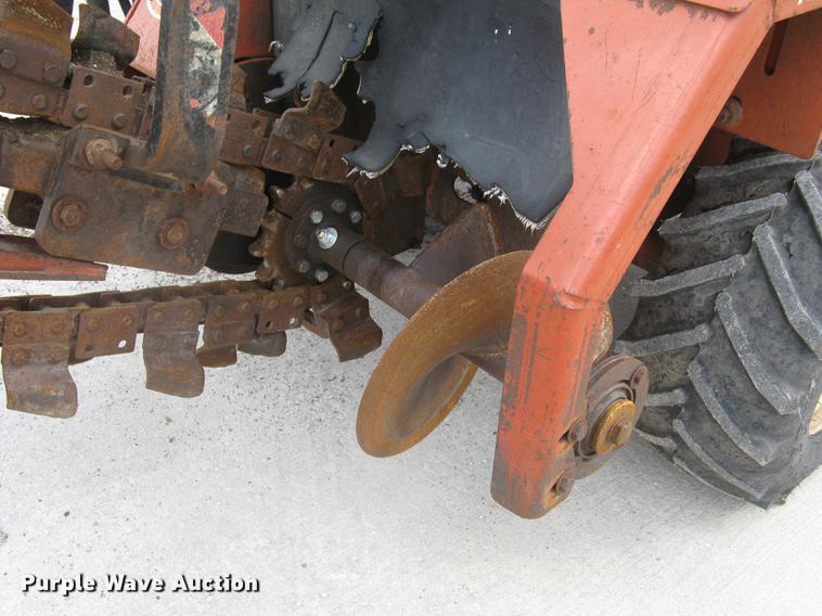 image for item DQ9647 2001 Ditch Witch 3700DD trencher