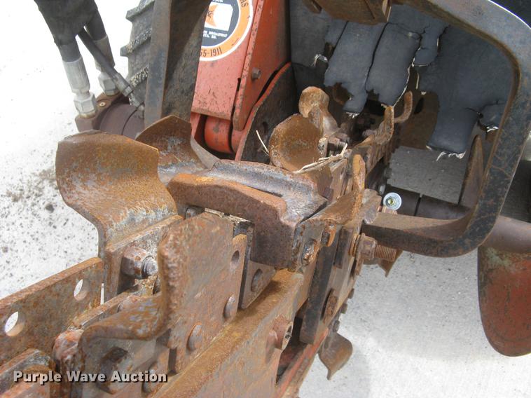 image for item DQ9647 2001 Ditch Witch 3700DD trencher