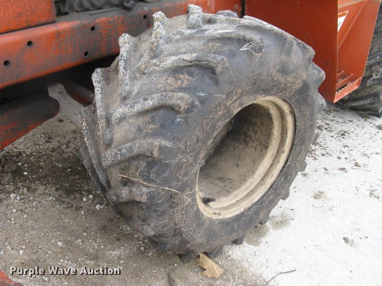 image for item DQ9647 2001 Ditch Witch 3700DD trencher