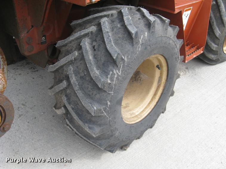image for item DQ9647 2001 Ditch Witch 3700DD trencher