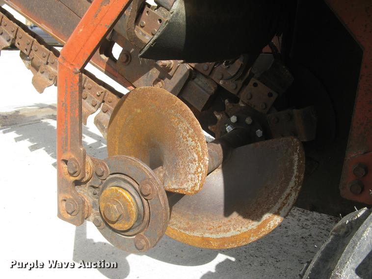 image for item DQ9647 2001 Ditch Witch 3700DD trencher