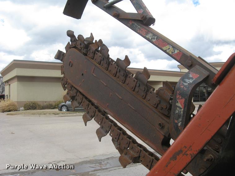 image for item DQ9647 2001 Ditch Witch 3700DD trencher