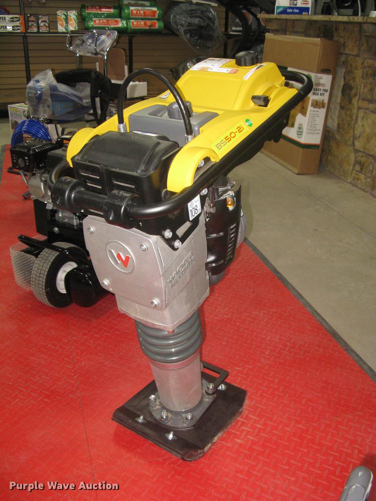 image for item DQ9658 2017 Wacker Neuson compactor