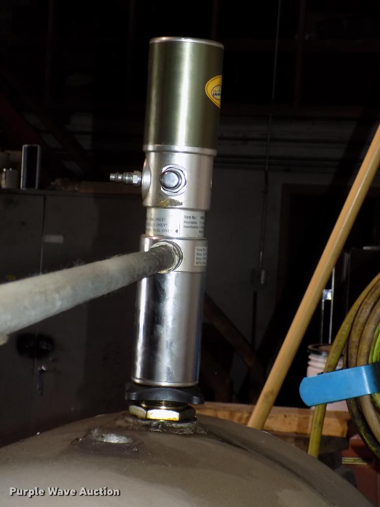 image for item DZ9644 Fuel and lube