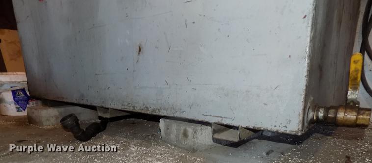 image for item DZ9644 Fuel and lube