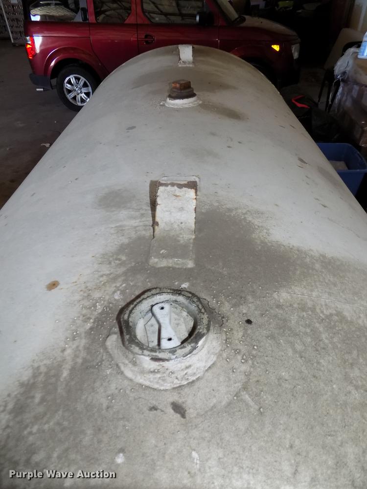 image for item DZ9644 Fuel and lube