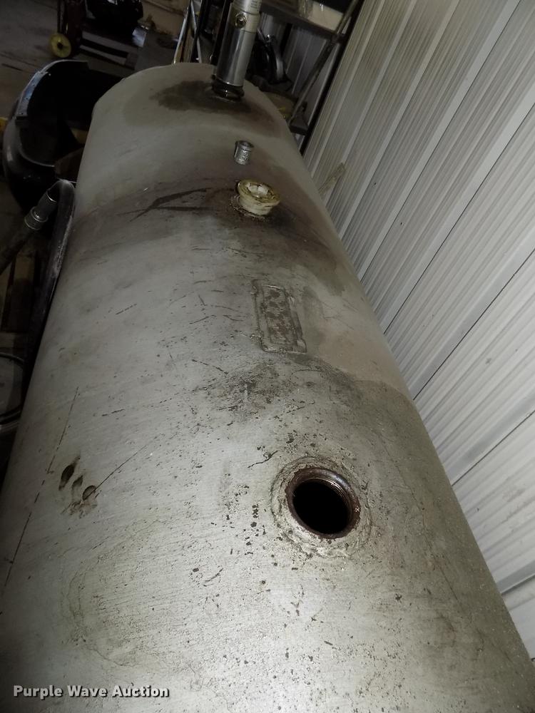 image for item DZ9644 Fuel and lube