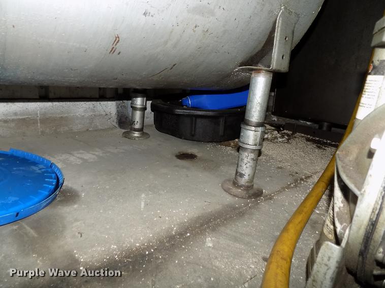 image for item DZ9644 Fuel and lube