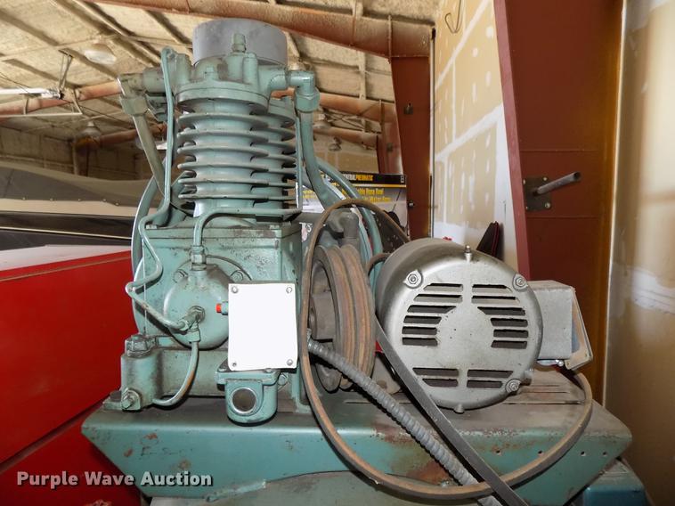 image for item DZ9647 Wayne 6158-SV1 air compressor