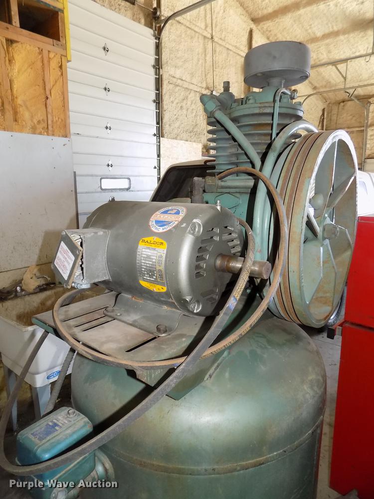 image for item DZ9647 Wayne 6158-SV1 air compressor