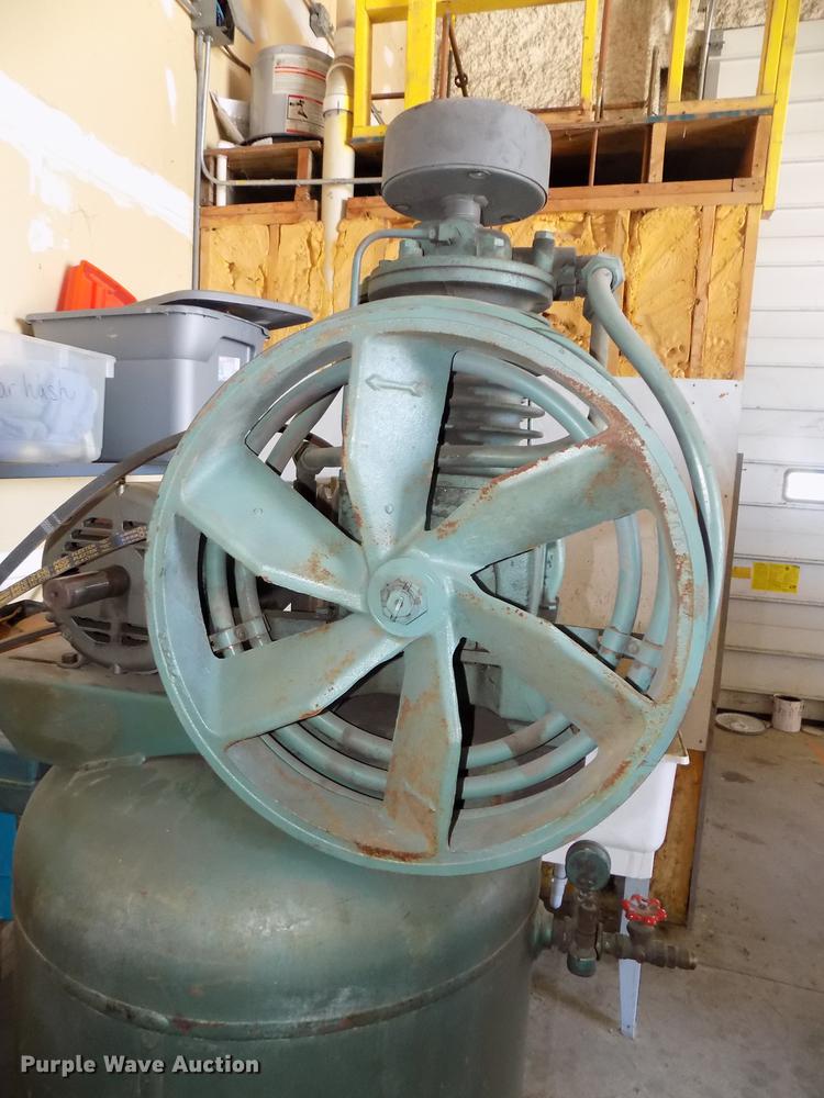 image for item DZ9647 Wayne 6158-SV1 air compressor