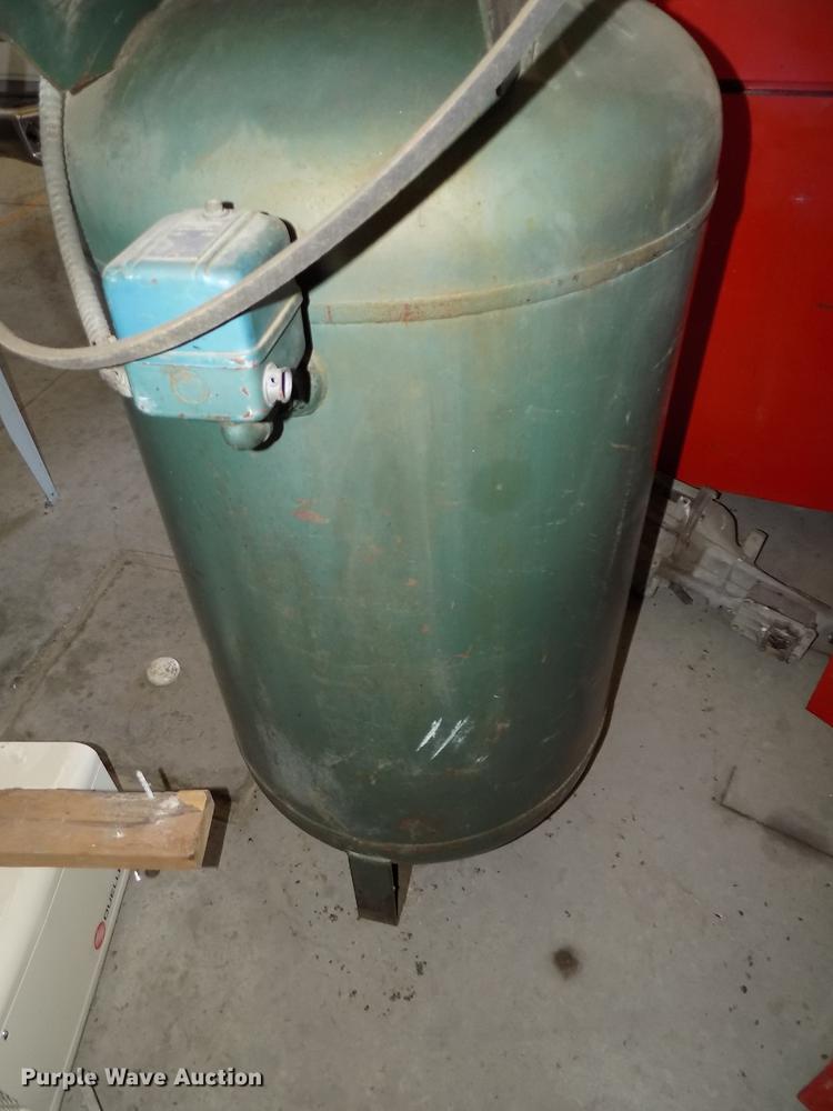 image for item DZ9647 Wayne 6158-SV1 air compressor