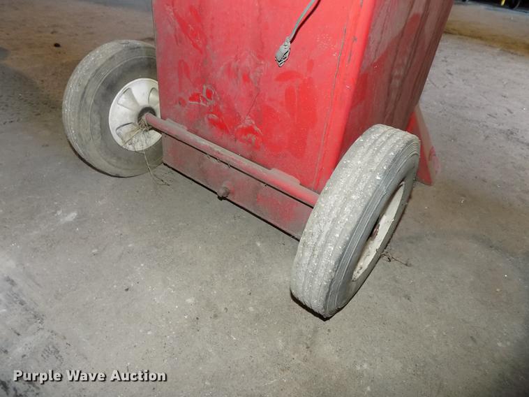 image for item DZ9652 Fuel tank and caddies