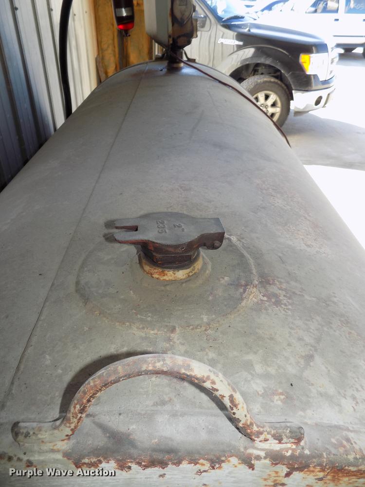 image for item DZ9652 Fuel tank and caddies