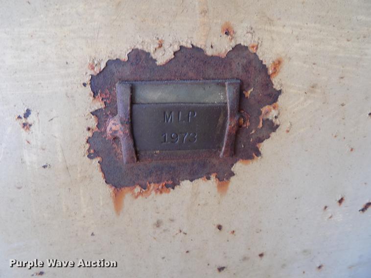 image for item DZ9652 Fuel tank and caddies