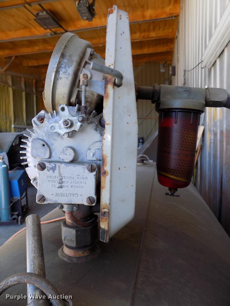 image for item DZ9652 Fuel tank and caddies