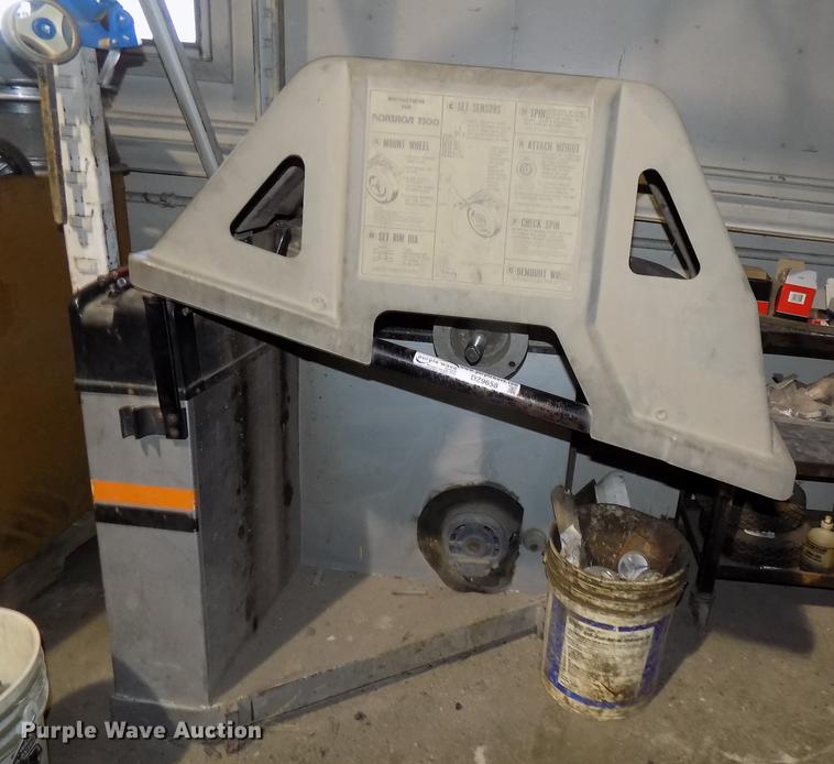 image for item DZ9658 Nortron 7300 tire balancer